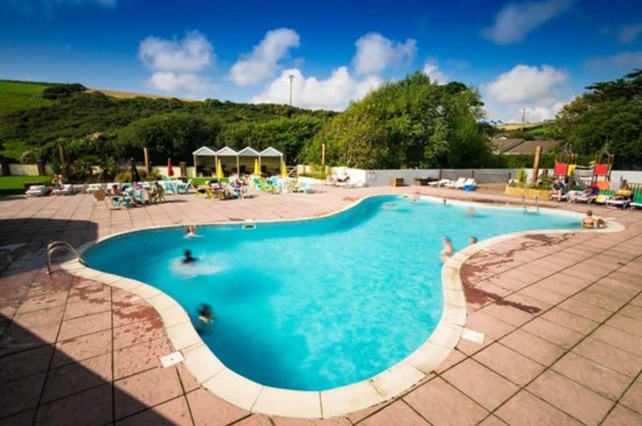 4 Berth Couples And Family Caravan In Beautiful Newquay Bay Resort Exterior photo