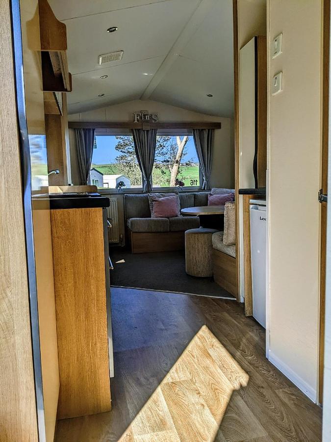 4 Berth Couples And Family Caravan In Beautiful Newquay Bay Resort Exterior photo